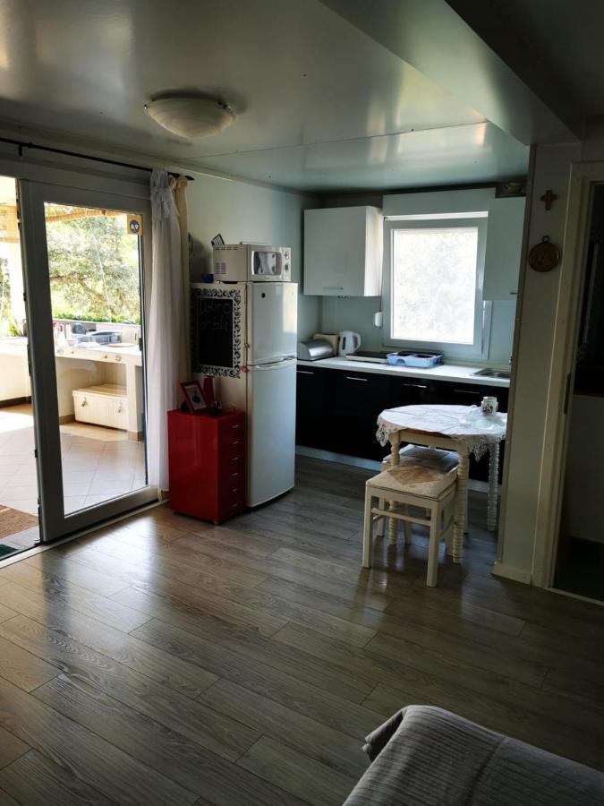 Studio Apartment Rosemary Rovigno Esterno foto